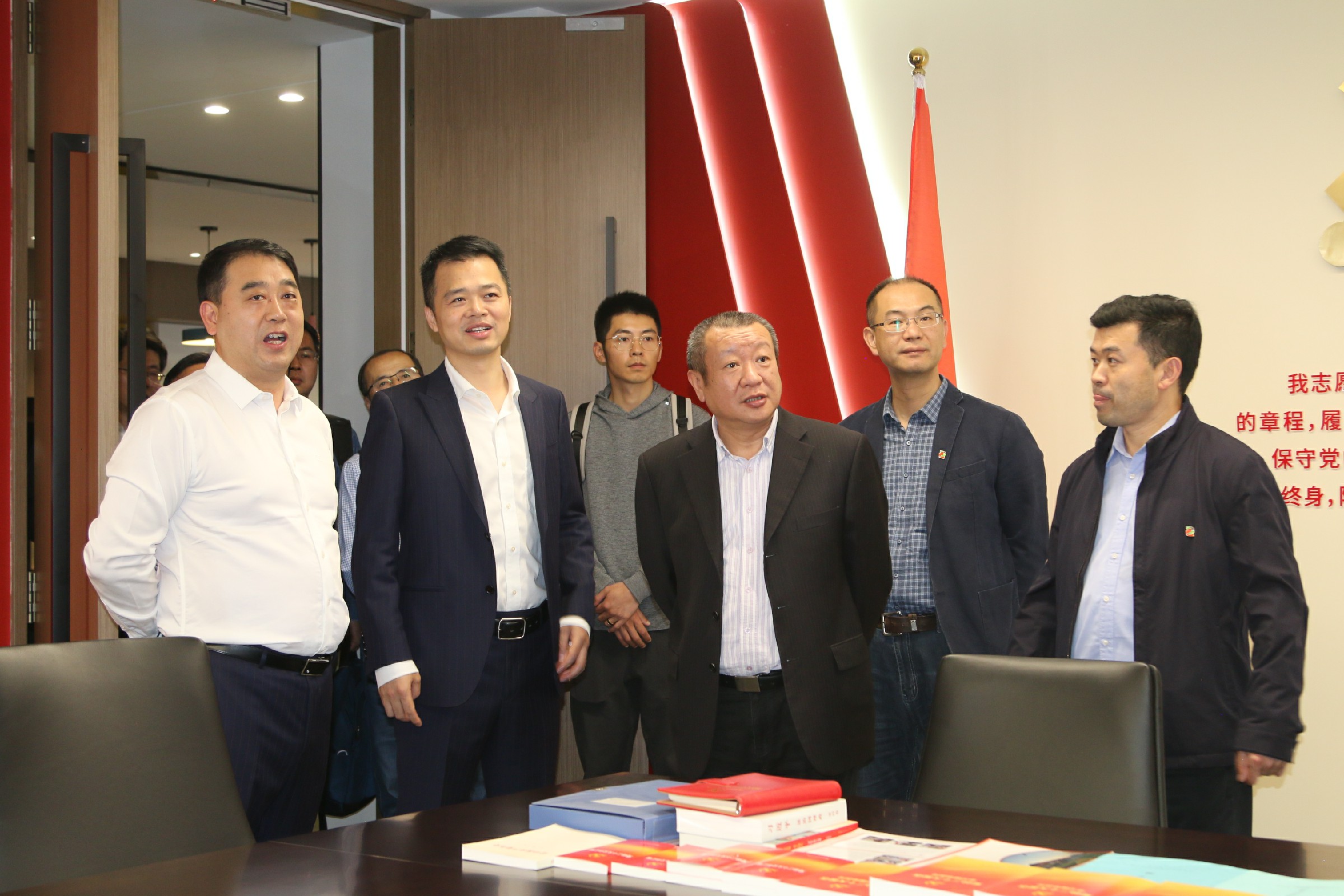 ��8ͷ�����(�й���½)-�ٷ���վ